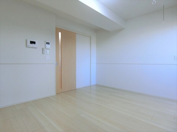 シュトラーレ 八日町の物件内観写真